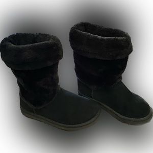 Woman’s Black Suade and Faux Fur Boots Size 7